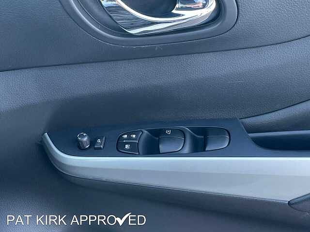 Nissan Navara Double Cab Pick Up Tekna 2.3dCi 190 TT 4WD Auto