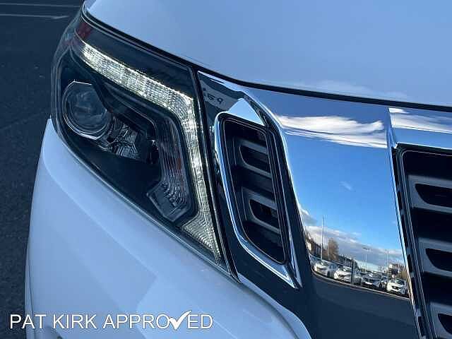 Nissan Navara Double Cab Pick Up Tekna 2.3dCi 190 TT 4WD Auto