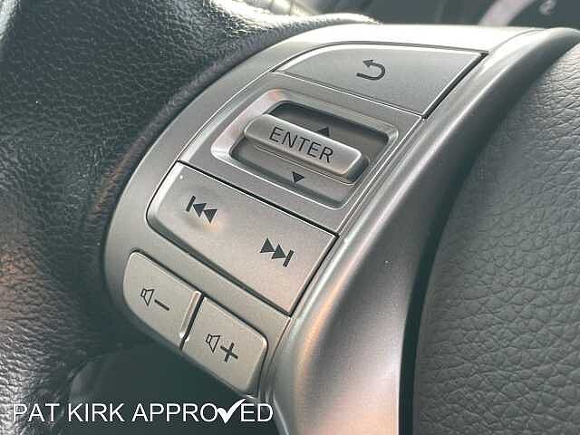 Nissan Navara Double Cab Pick Up N-Guard 2.3dCi 190 TT 4WD Auto