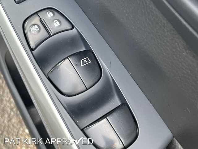 Nissan Navara Double Cab Pick Up N-Guard 2.3dCi 190 TT 4WD Auto