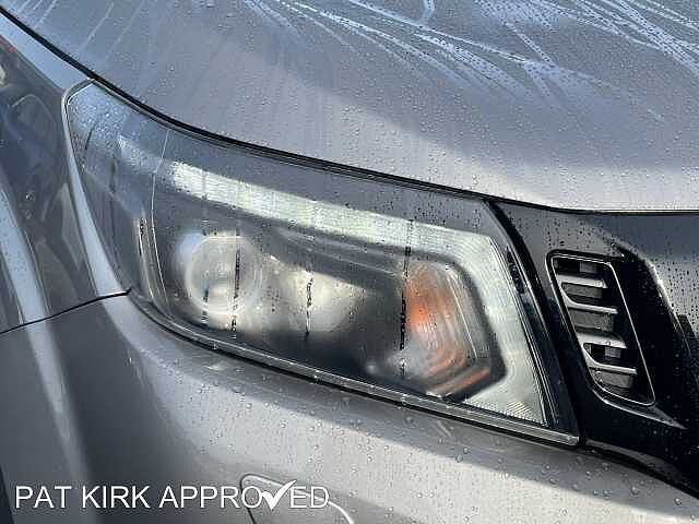 Nissan Navara Double Cab Pick Up N-Guard 2.3dCi 190 TT 4WD Auto