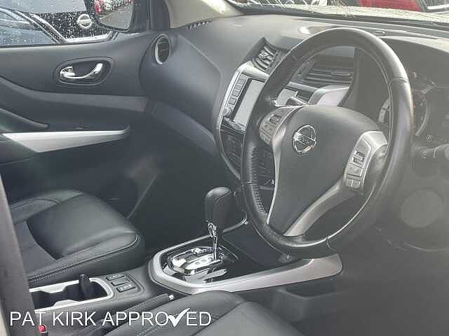 Nissan Navara Double Cab Pick Up N-Guard 2.3dCi 190 TT 4WD Auto