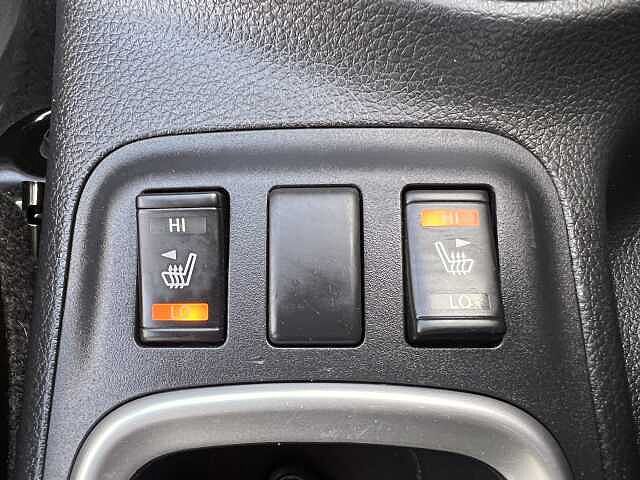 Nissan 2.3DCI TT (EU6DT) TEKNA DOUB CAB 4WD PICKUP 2.3DCI TT (EU6DT) TEKNA DOUB CAB 4WD PICKUP