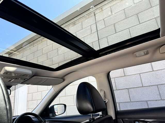 Nissan X-Trail 1.6 dCi Tekna 5-Door Station Wagon