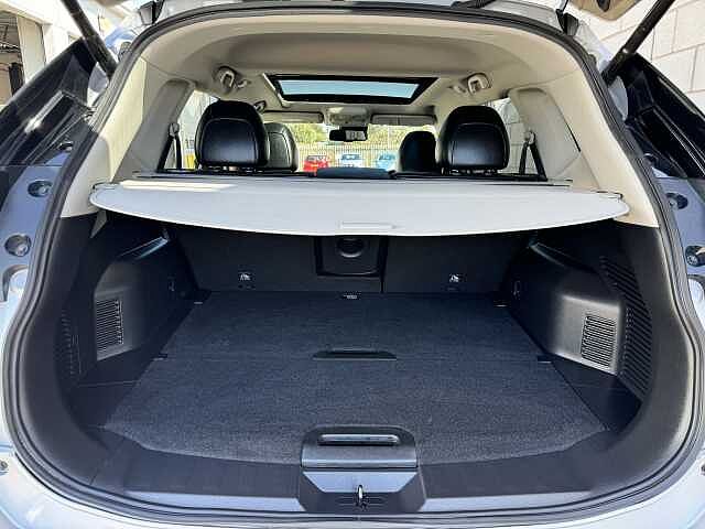 Nissan X-Trail 1.6 dCi Tekna 5-Door Station Wagon