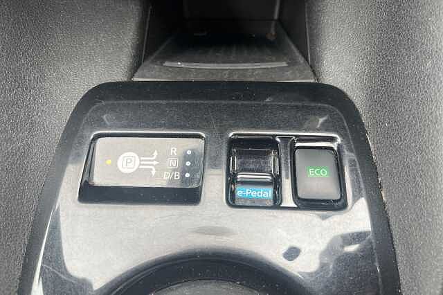 Nissan LEAF 110kW N-Connecta 39kWh 5dr Auto