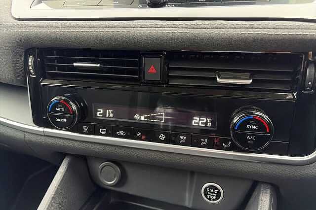 Nissan Qashqai 1.3 DiG-T MH Acenta Premium 5dr