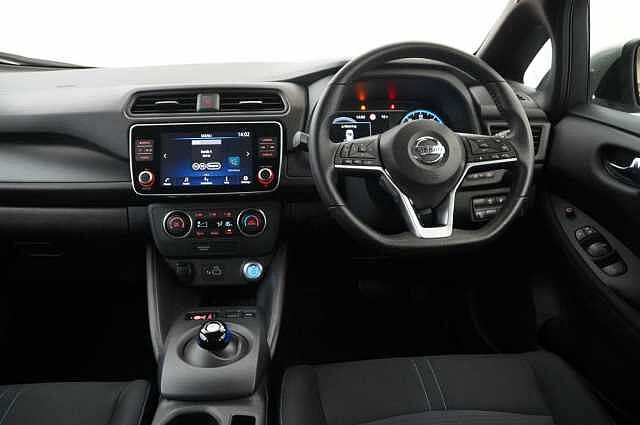 Nissan LEAF 40KW Acenta Auto with Rear View Camera and Apple + Android Integration