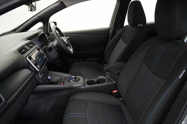 Nissan LEAF 40KW Acenta Auto with Rear View Camera and Apple + Android Integration