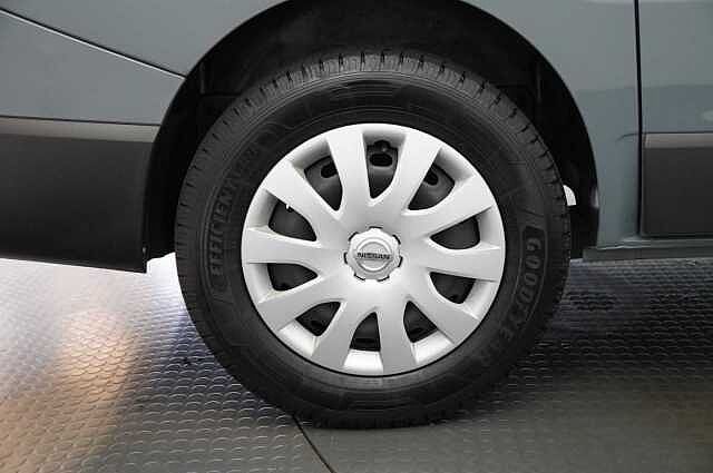 Nissan Primastar 2.0 dCi 150 Tekna Combi L1 SWB 3.0T with 9 Seats