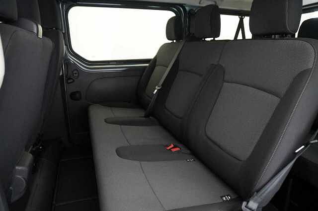 Nissan Primastar 2.0 dCi 150 Tekna Combi L1 SWB 3.0T with 9 Seats