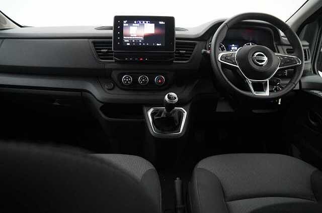 Nissan Primastar 2.0 dCi 150 Tekna Combi L1 SWB 3.0T with 9 Seats