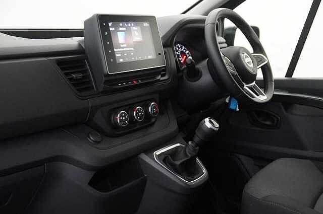 Nissan Primastar 2.0 dCi 150 Tekna Combi L1 SWB 3.0T with 9 Seats