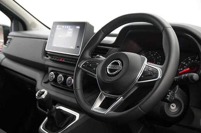Nissan Primastar 2.0 dCi 150 Tekna Combi L1 SWB 3.0T with 9 Seats
