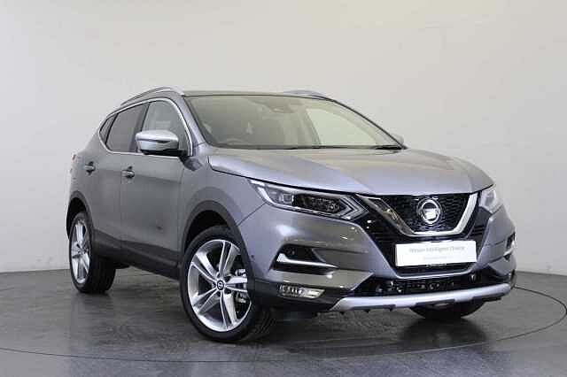Nissan Qashqai 1.5 dCi 115 N-Motion Limited Edition with Glass Roof and LED Headlights