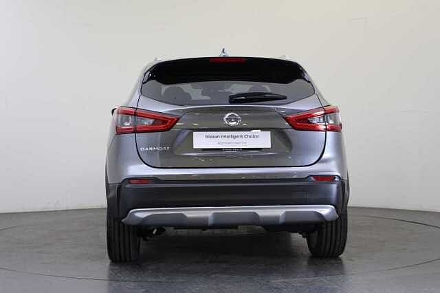 Nissan Qashqai 1.5 dCi 115 N-Motion Limited Edition with Glass Roof and LED Headlights