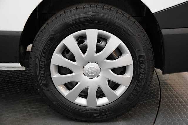 Nissan Primastar 2.0 dCi 150 Acenta L2 H1 3.0T Crew Van with 6 Seats and Air Con