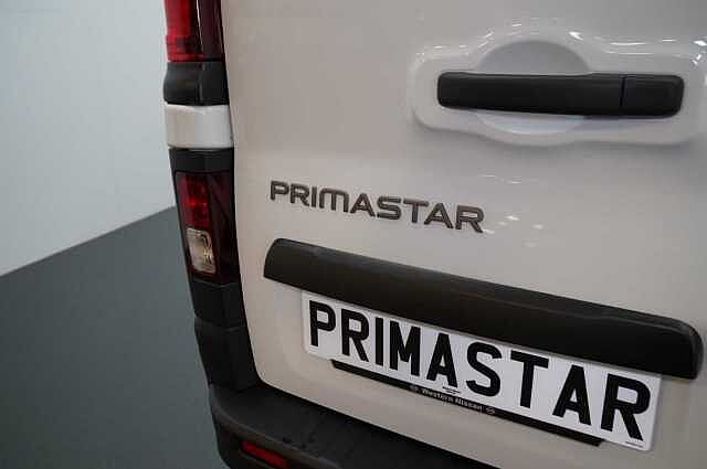Nissan Primastar 2.0 dCi 150 Acenta L2 H1 3.0T Crew Van with 6 Seats and Air Con