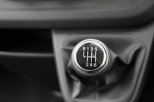 Nissan Primastar 2.0 dCi 150 Acenta L2 H1 3.0T Crew Van with 6 Seats and Air Con