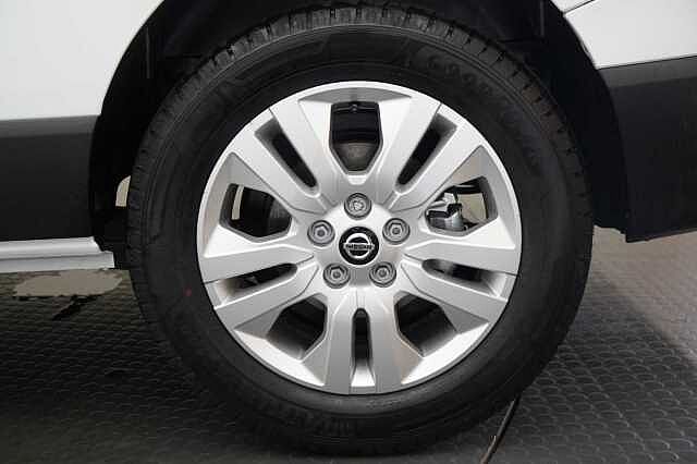 Nissan Primastar 2.0 dCi 130 Tekna L2 H1 LWB 3.0T Panel Van with Air Con and Sat Nav