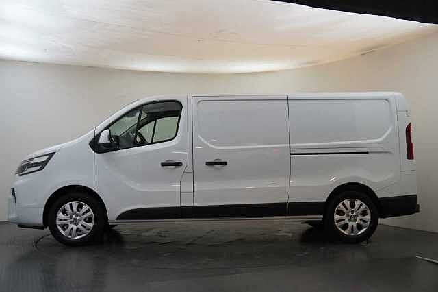 Nissan Primastar 2.0 dCi 130 Tekna L2 H1 LWB 3.0T Panel Van with Air Con and Sat Nav