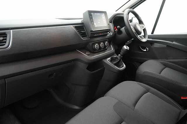 Nissan Primastar 2.0 dCi 130 Tekna L2 H1 LWB 3.0T Panel Van with Air Con and Sat Nav