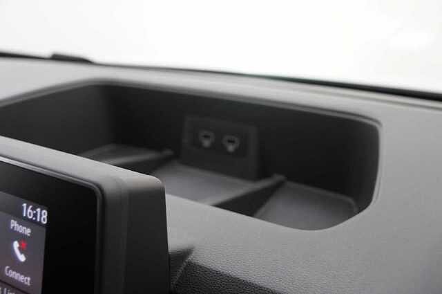 Nissan Primastar 2.0 dCi 130 Tekna L2 H1 LWB 3.0T Panel Van with Air Con and Sat Nav