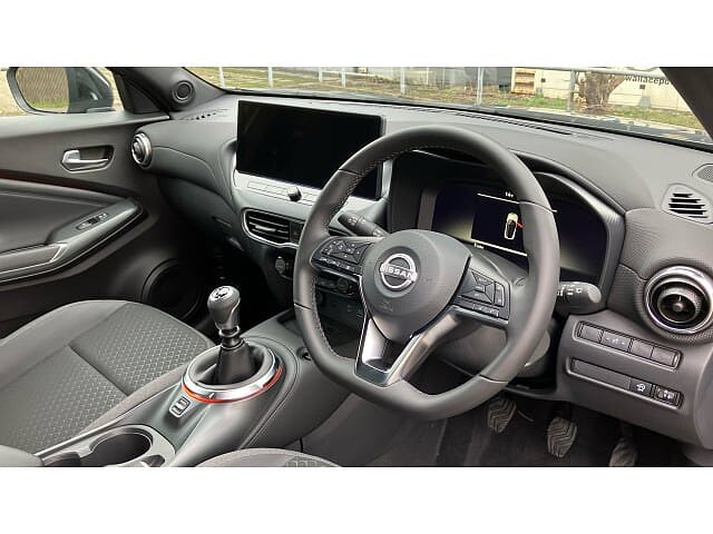 Nissan Juke 1.0 DiG-T N-Connecta 5dr Petrol Hatchback