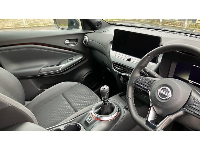 Nissan Juke 1.0 DiG-T N-Connecta 5dr Petrol Hatchback
