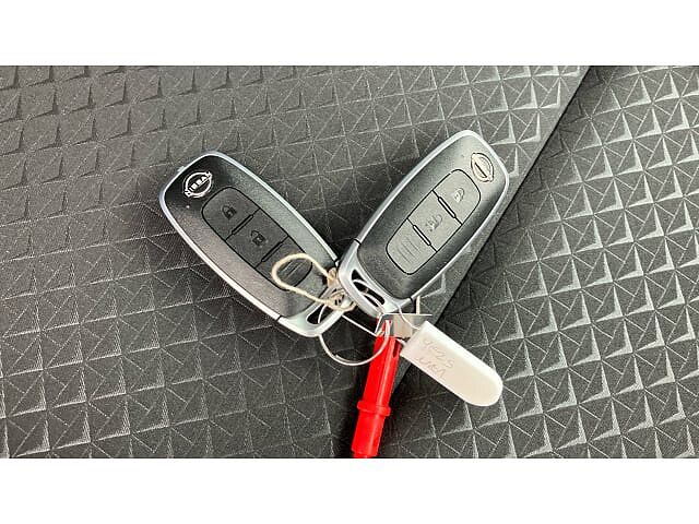 Nissan Juke 1.0 DiG-T N-Connecta 5dr Petrol Hatchback