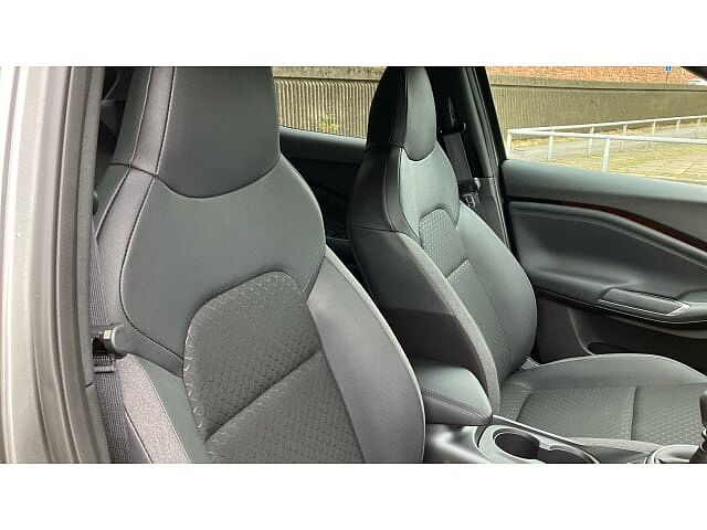 Nissan Juke 1.0 DiG-T N-Connecta 5dr Petrol Hatchback