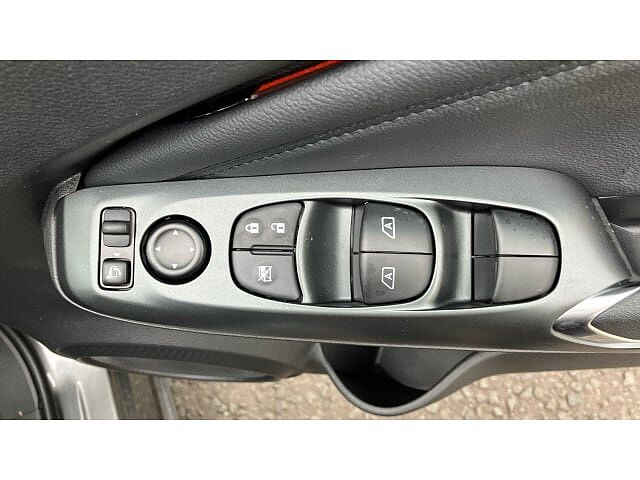 Nissan Juke 1.0 DiG-T N-Connecta 5dr Petrol Hatchback