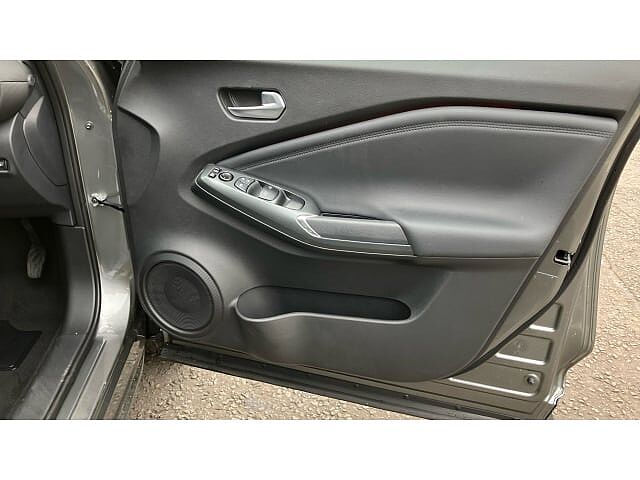 Nissan Juke 1.0 DiG-T N-Connecta 5dr Petrol Hatchback