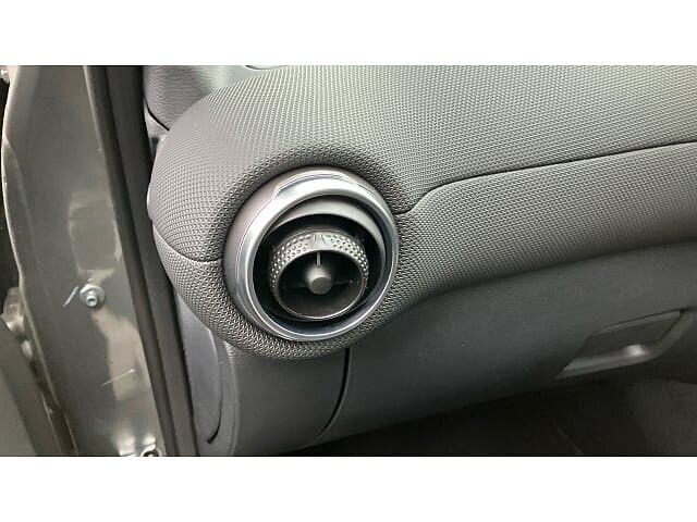 Nissan Juke 1.0 DiG-T N-Connecta 5dr Petrol Hatchback
