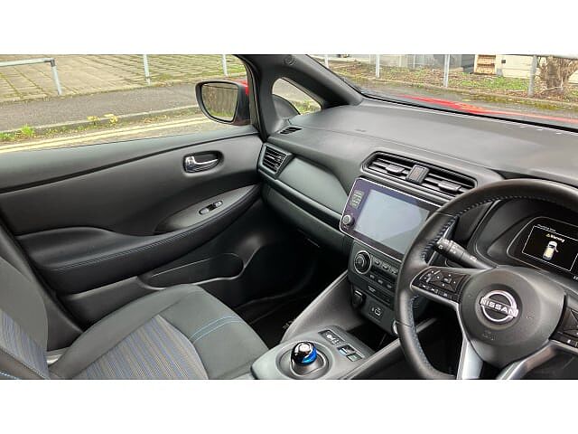 Nissan LEAF 110kW Acenta 39kWh 5dr Auto [Tech Pack] Electric Hatchback