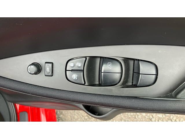 Nissan LEAF 110kW Acenta 39kWh 5dr Auto [Tech Pack] Electric Hatchback