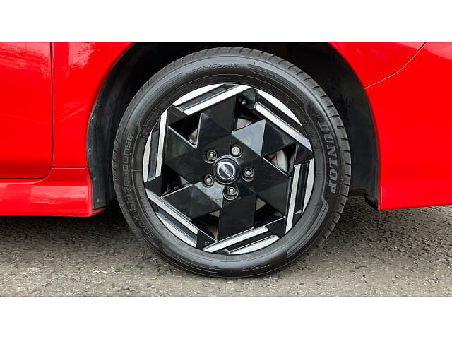 Nissan LEAF 110kW Acenta 39kWh 5dr Auto [Tech Pack] Electric Hatchback