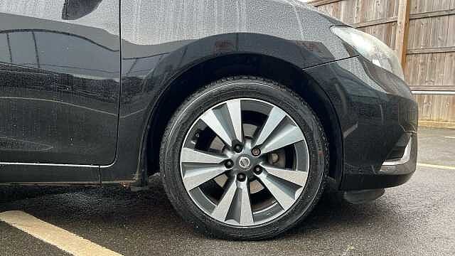 Nissan Pulsar PULSAR 1.2 DiG-T N-Connecta 5dr Xtronic