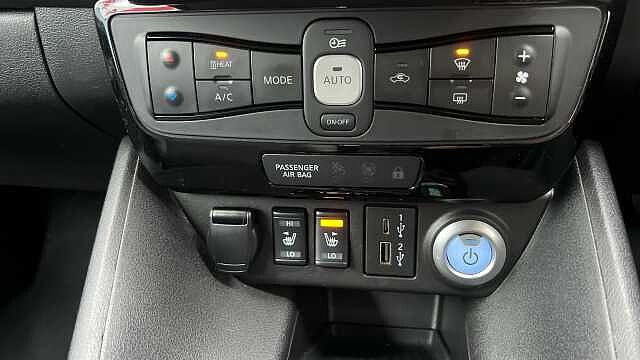 Nissan LEAF LEAF 110kW N-Connecta 40kWh 5dr Auto