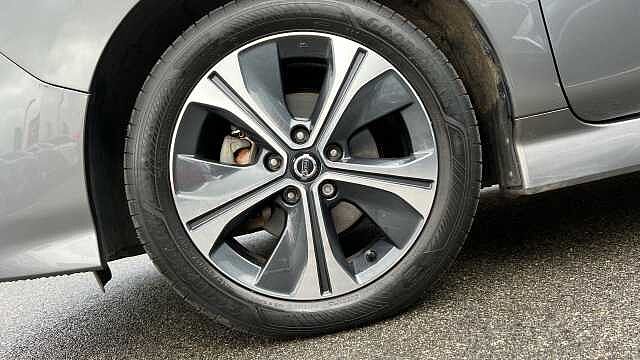 Nissan LEAF LEAF 110kW N-Connecta 40kWh 5dr Auto