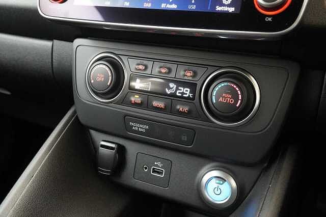 Nissan LEAF 40KW Acenta Auto with Intelligent Cruise Control and Rear View Camera