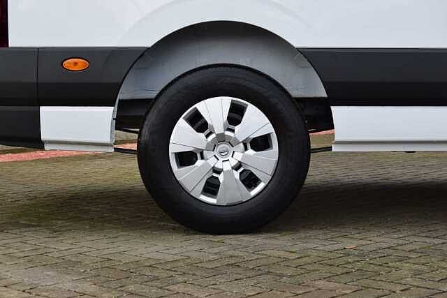 Nissan Interstar 2.0 dCi 130 Tekna L3 H2 3.5T Panel Van