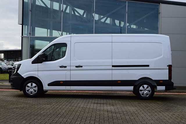 Nissan Interstar 2.0 dCi 130 Tekna L3 H2 3.5T Panel Van
