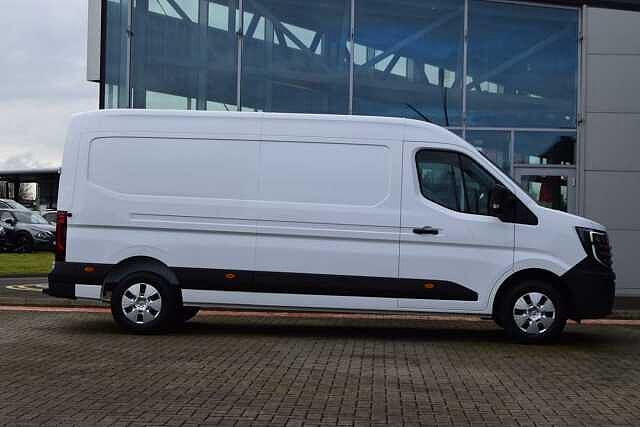 Nissan Interstar 2.0 dCi 130 Tekna L3 H2 3.5T Panel Van