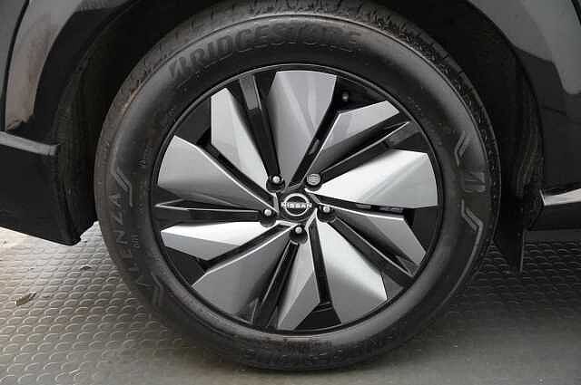 Nissan ARIYA 63KW Advance Auto with Sky Roof Pack Upgrade + Sat Nav and 360 Cameras