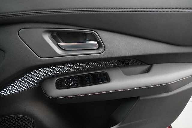 Nissan ARIYA 63KW Advance Auto with Sky Roof Pack Upgrade + Sat Nav and 360 Cameras