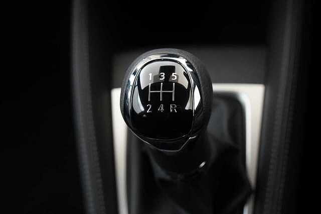 Nissan Micra 1.0 IG-T 92 Acenta with Air Con and Apple / Android Integration