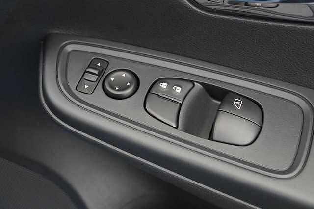 Nissan Micra 1.0 IG-T 92 Acenta with Air Con and Apple / Android Integration