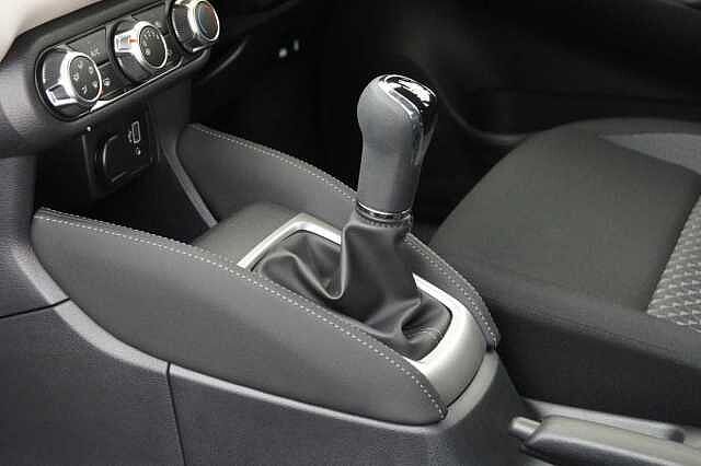 Nissan Micra 1.0 IG-T 92 Acenta with Air Con and Apple / Android Integration