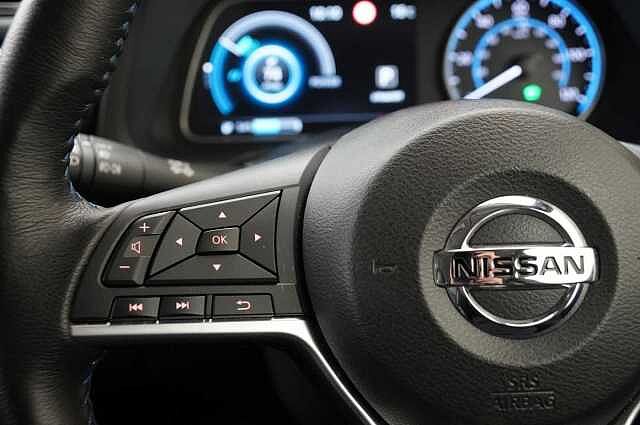 Nissan LEAF 40KW N-Connecta Auto with Sat Nav and 360 View Cameras